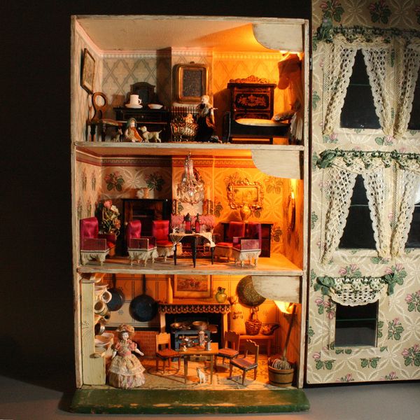 Antique Dolls Houses & Rooms / Antique Silber & Fleming Box-Back Dolls ...