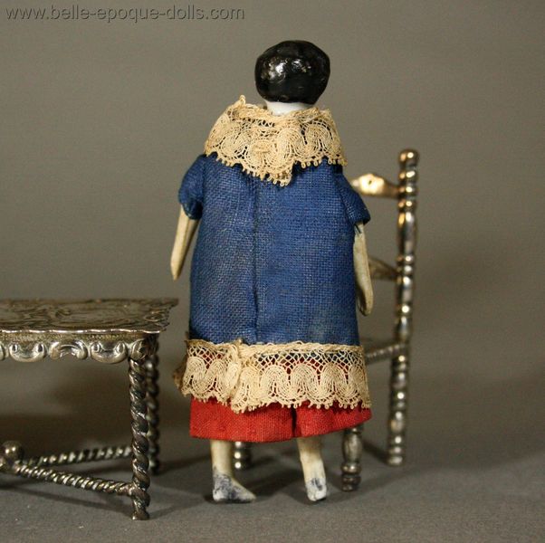 Antique Dollhouse tiny dolls , Puppenstuben puppen