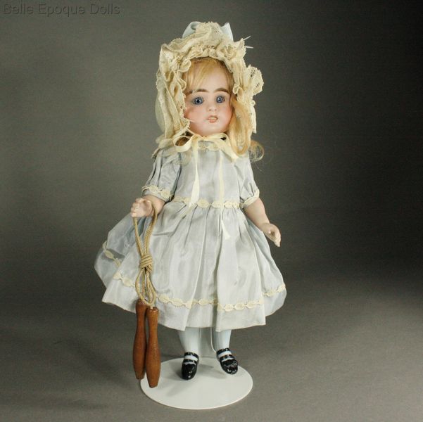 Antique Miniature Dolls / Antique All- Bisque German Mignonette by Simon  and Halbig - Ref P581